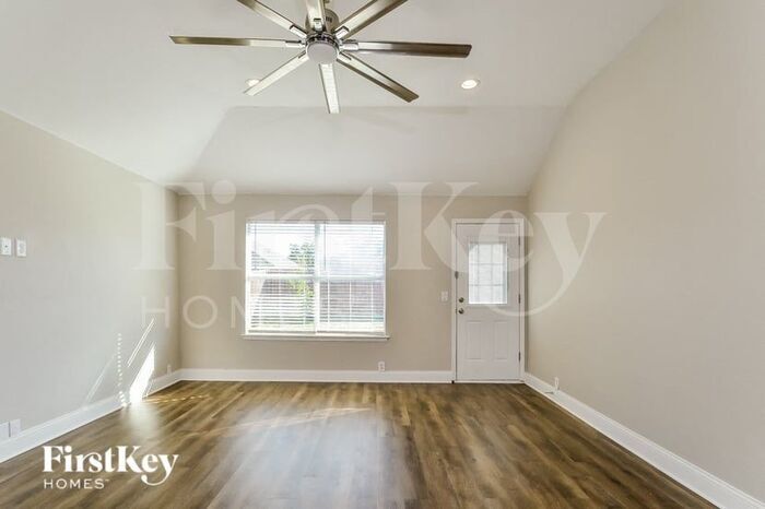 Building Photo - 8828 Yosemite Trail