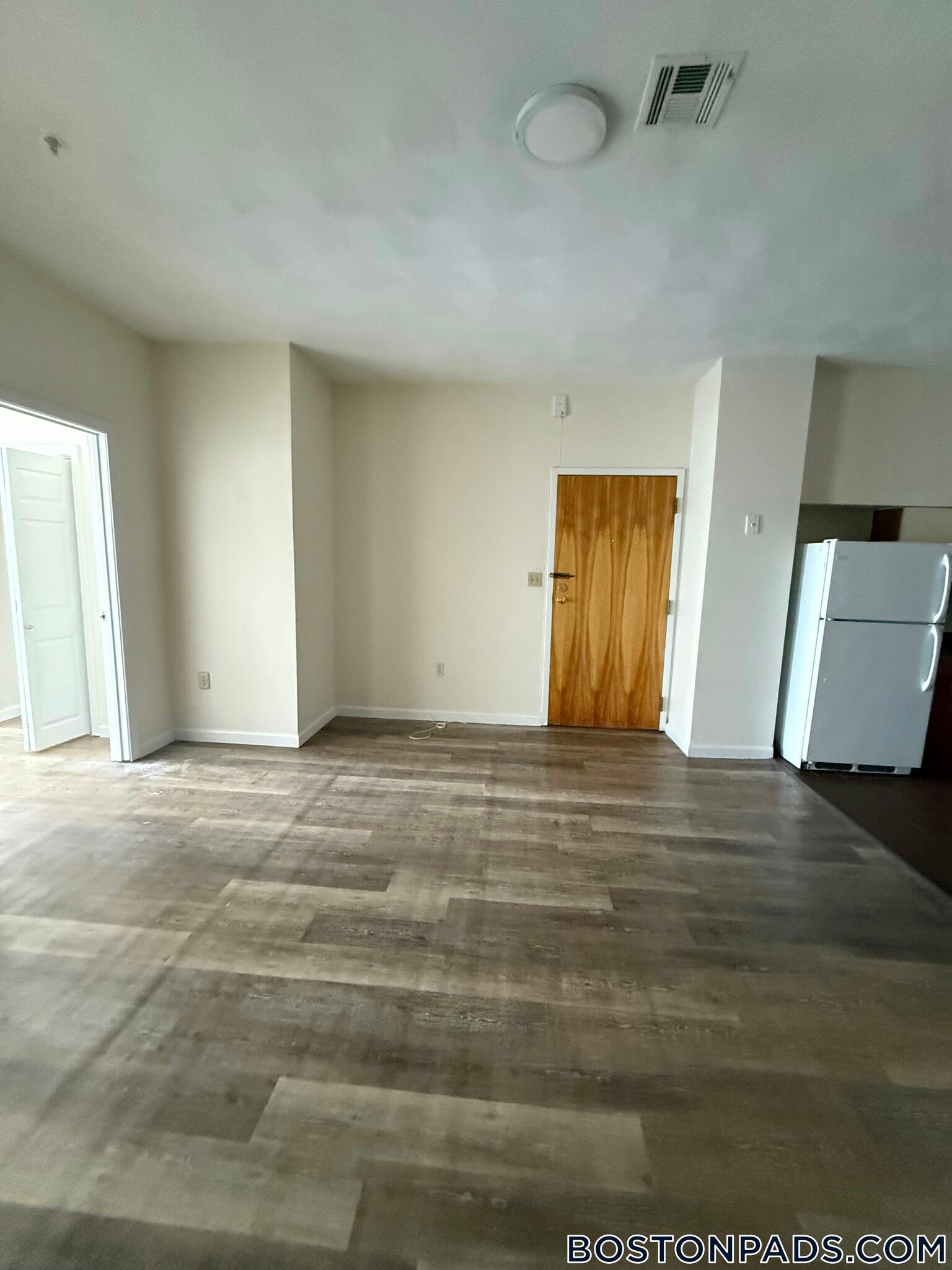 Building Photo - 81 Essex St