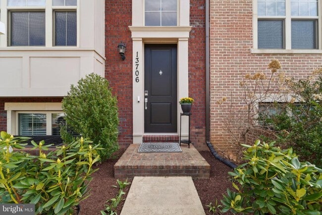 Building Photo - 13706 Petrel St