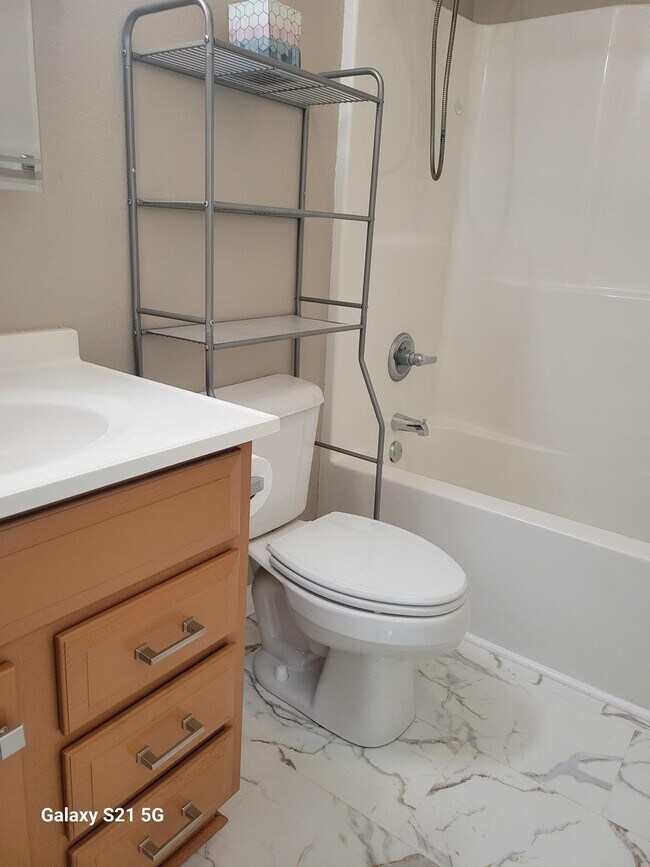 Building Photo - 251 Myrtle Ave