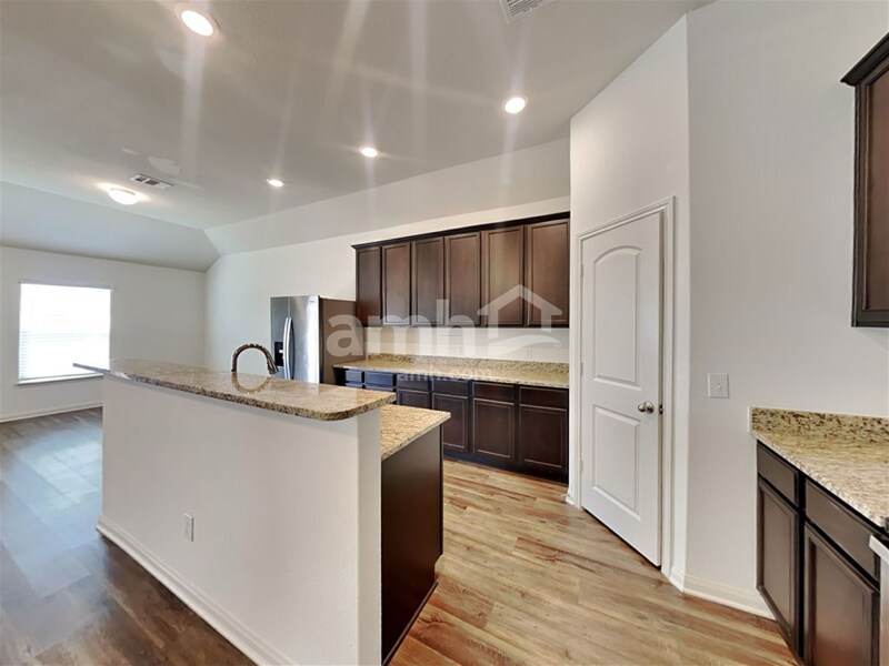 Building Photo - 1373 Violet Ln