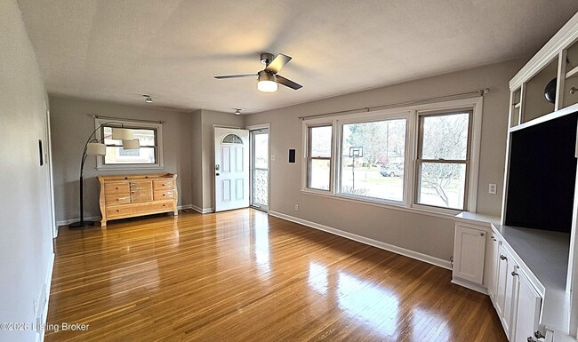 Building Photo - 1707 Nightingale Rd