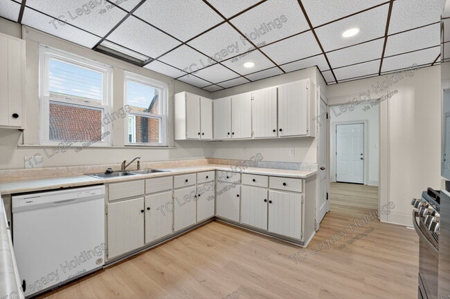 Building Photo - 316 Harrison St