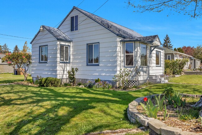 Building Photo - 4523 N 16th St