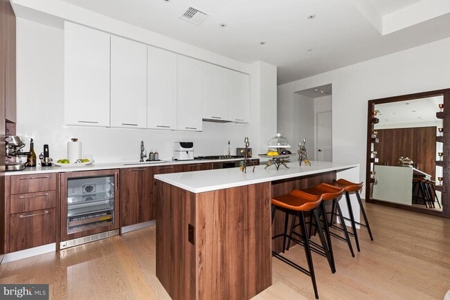 Building Photo - 1650 Silver Hill Dr