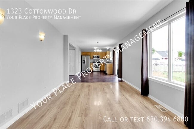 Building Photo - 1323 Cottonwood Dr