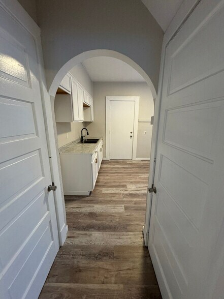 Building Photo - 517 Huffman Ave