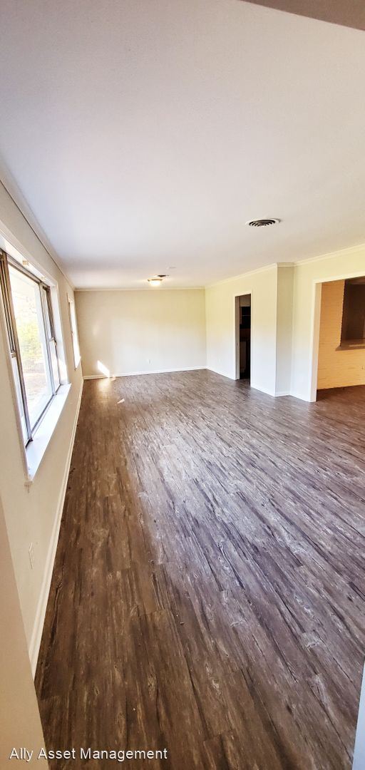 Building Photo - 3 br, 2 bath House - 5423 S. Lakeshore