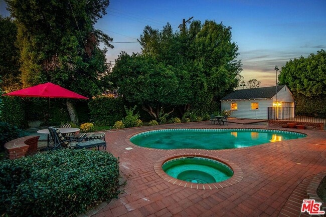 Building Photo - 4649 Sancola Ave