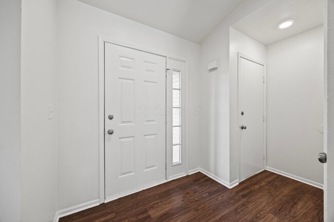 Building Photo - 6948 Kinston Dr