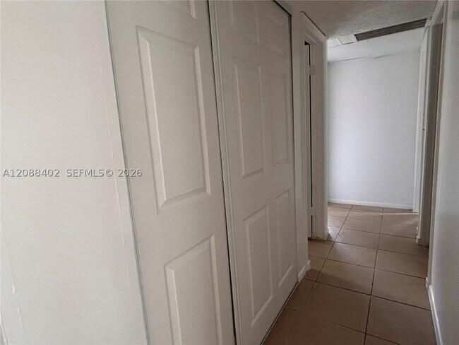 Building Photo - 3157 Coral Ridge Dr