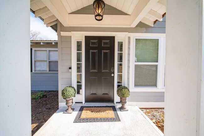 Building Photo - 161 Calhoun Rd