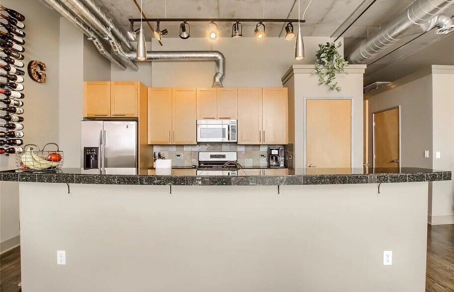 Building Photo - 2899 N Speer Blvd