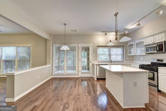Building Photo - 7470 Brookwood Way