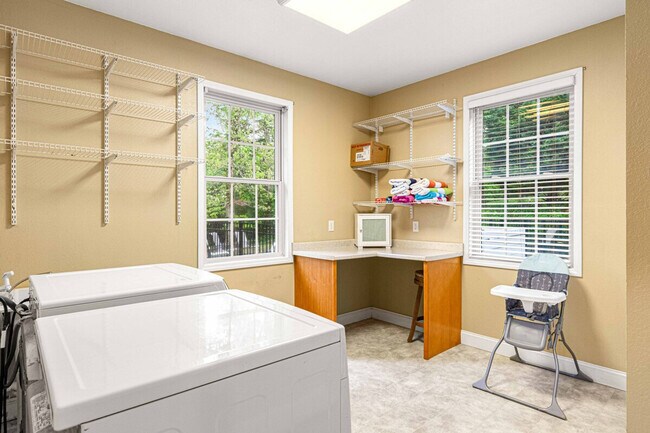 Building Photo - 48 Sherry Ln