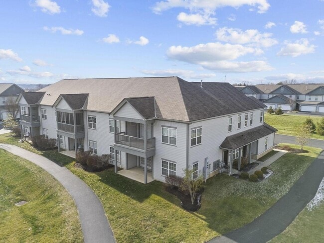 Building Photo - 5901 Blackbird Wy