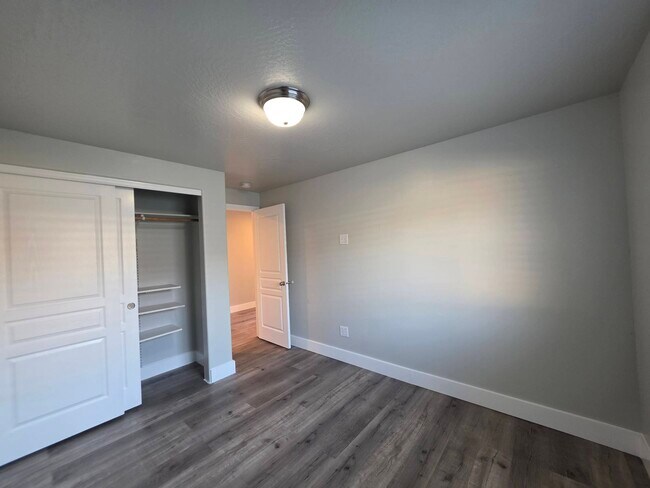 Building Photo - 6009 Pimlico Dr
