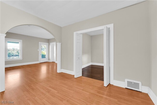 Building Photo - 1512 W 116th St