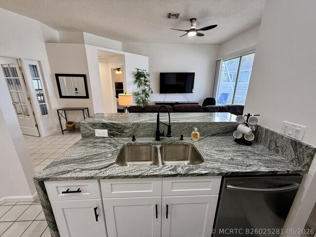 Building Photo - 1049 Mourning Dove Ln