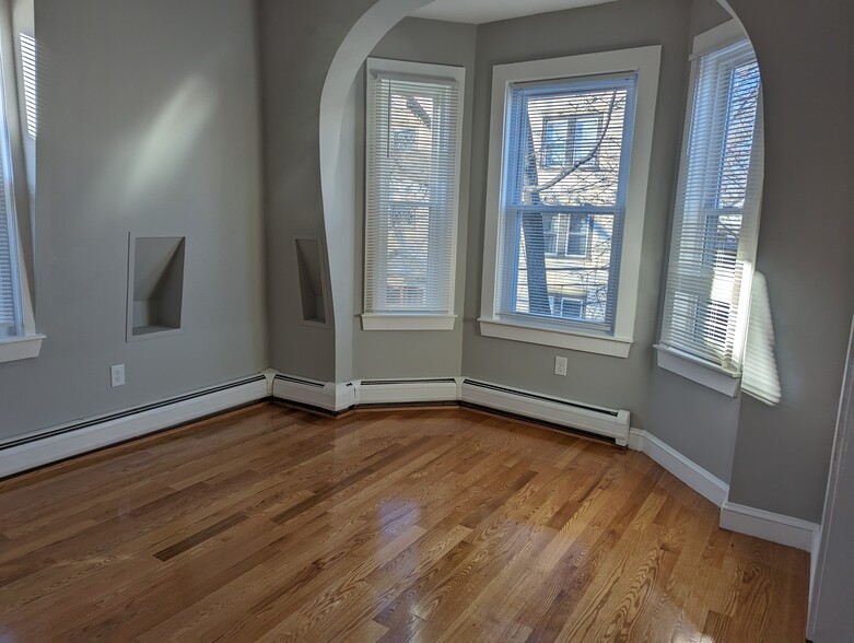 Building Photo - 60 Sacramento St