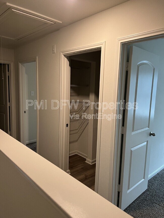 Building Photo - 640 Aqueduct Dr