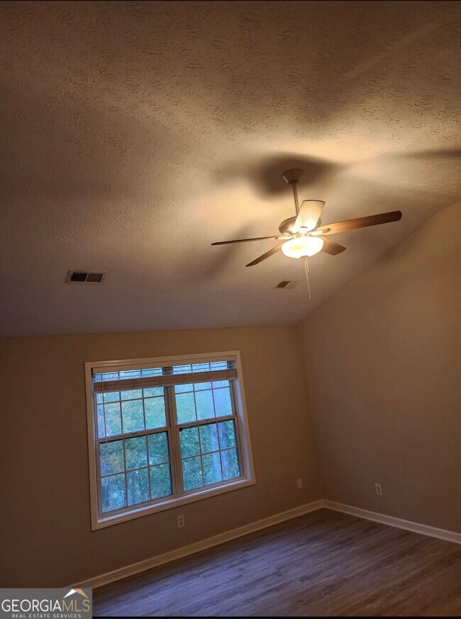 Building Photo - 138 Shady View Pl