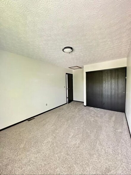Building Photo - 3824 Longton Dr