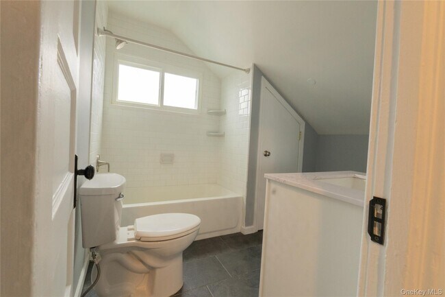 Building Photo - 218 N Midland Ave