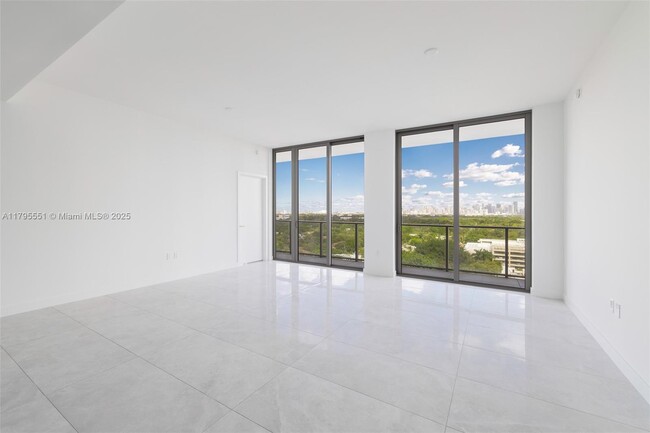 Building Photo - 2678 Tigertail Ave