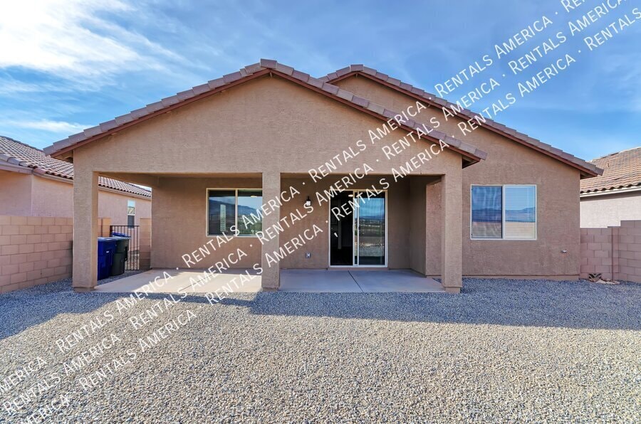 Building Photo - 8905 E Pantano Bluff Dr