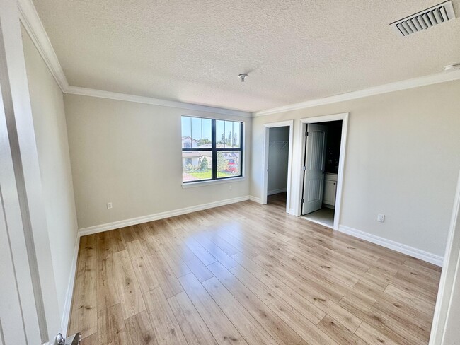 Building Photo - 8289 Vaulting Dr