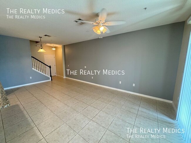Building Photo - 2365 Seven Oaks Dr