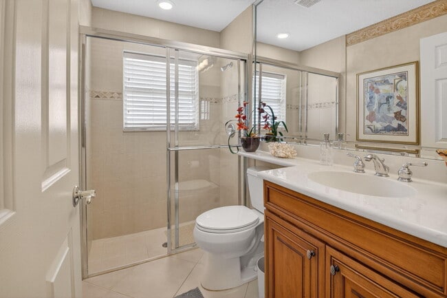Building Photo - 5256 Glenville Dr