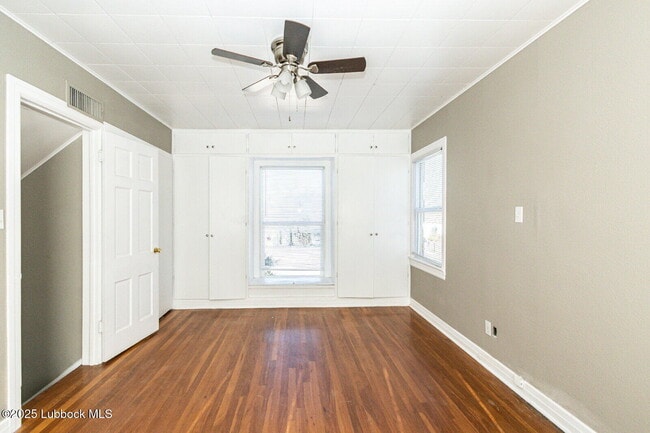 Building Photo - 2417 25th St