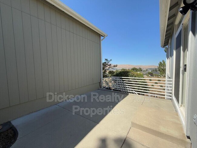 Building Photo - 4711 Bradford Ln