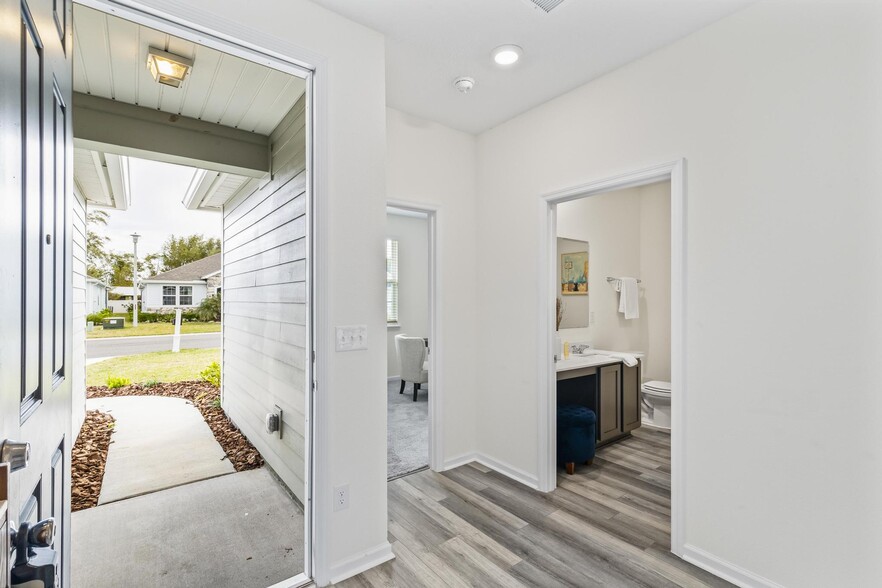 Building Photo - 85 Las Casitas Blvd