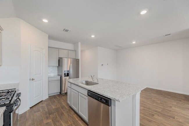 Building Photo - 21012 Abigail Fillmore Rd