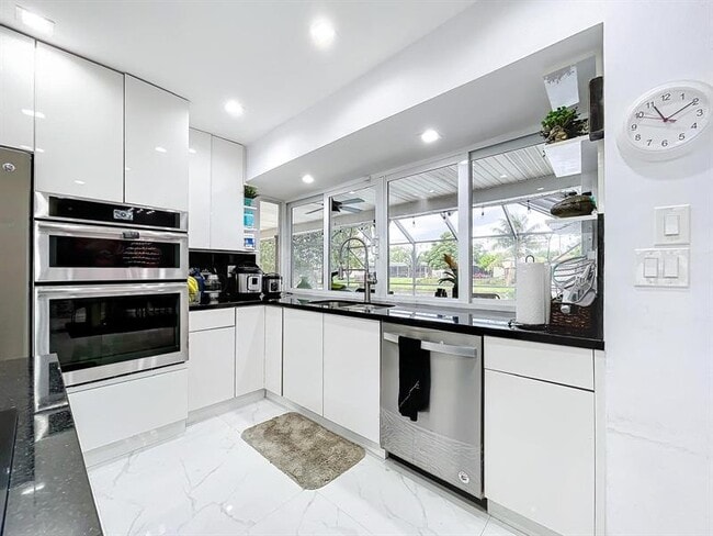 Building Photo - 2171 NW 87th Ave