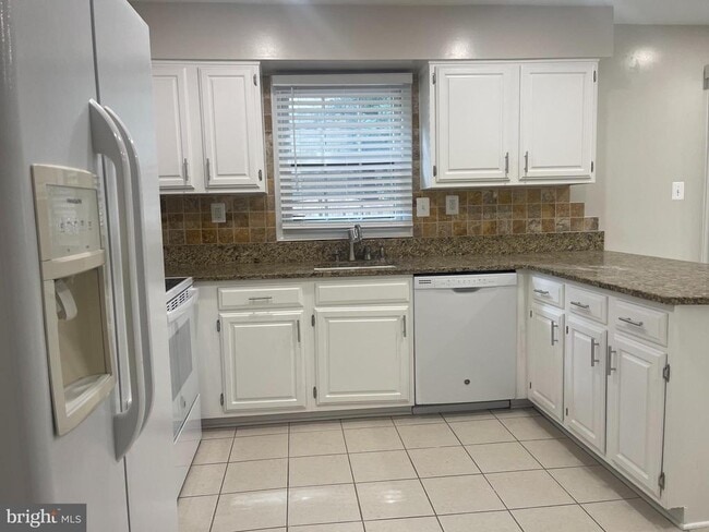 Building Photo - 7609 Dominion Dr