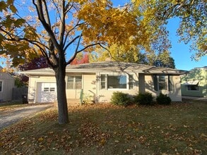 Building Photo - Don't Miss out! New Listing Available Now! 3 Bedroom / 1 BA Attached Garage