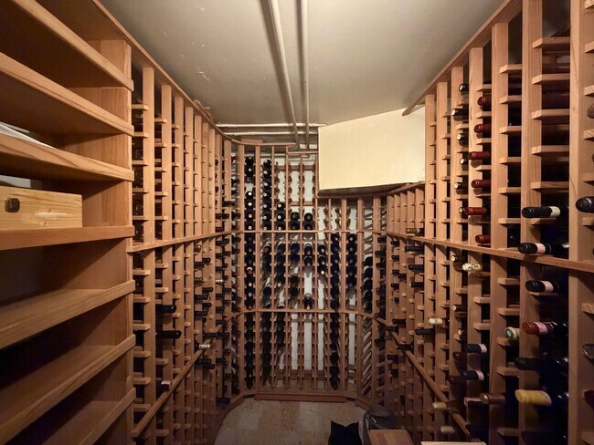 Building Photo - Elegant St. Francis Wood Residence - Available Furnished or Unfurnished