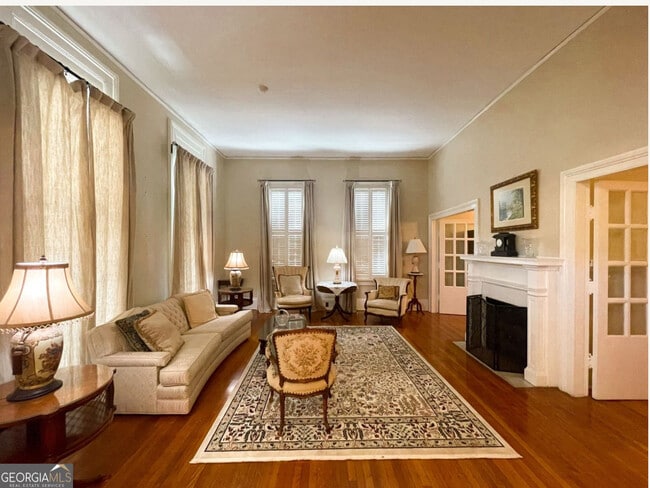 Building Photo - 305 Orange St