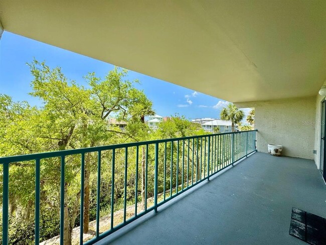 Building Photo - 5537 Sea Forest Dr