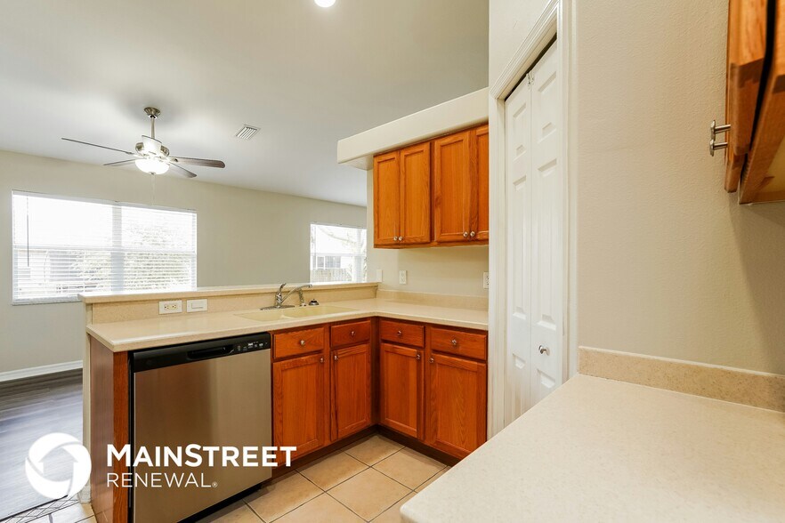 Building Photo - 1206 SW 10th Terrace