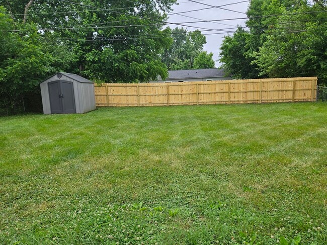 Building Photo - 939 Cambridge Dr