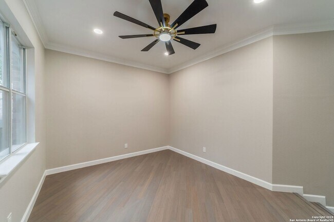 Building Photo - 18605 Elmbrook