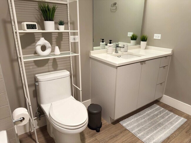 Building Photo - 702 Broadway-SI FL13-ID1251881P