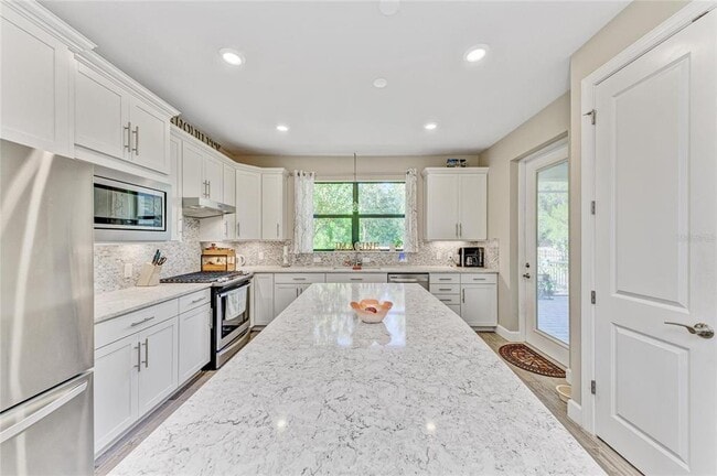 Building Photo - 17002 Hampton Falls Terrace