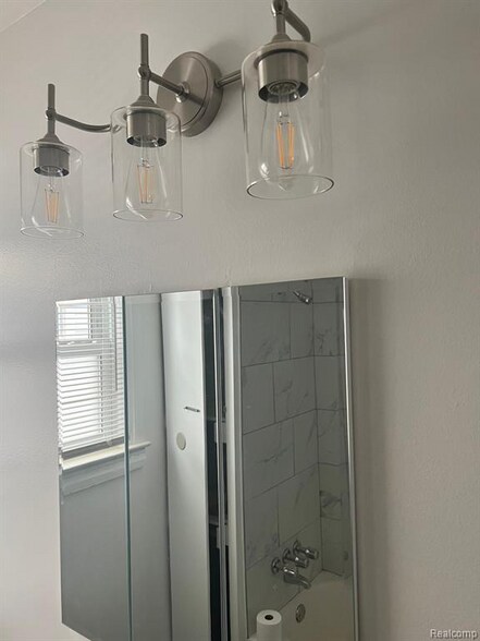 Building Photo - 2925 Helen St