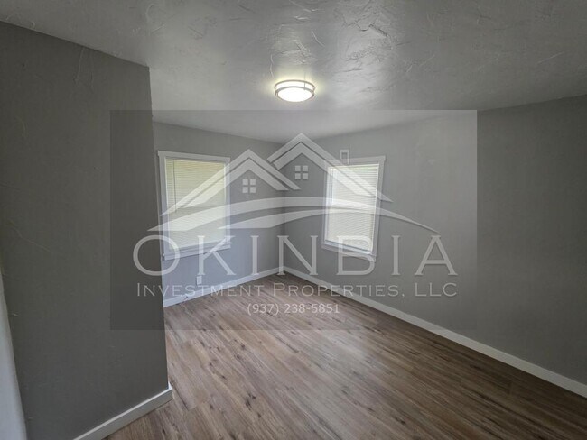 Building Photo - 1402 N Euclid Ave